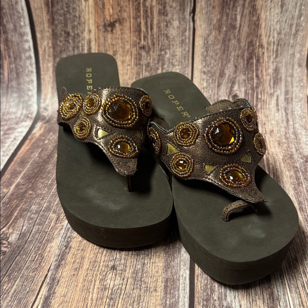 Roper Women’s Preowned Brown Sandals Size 6 Item #PHK7021